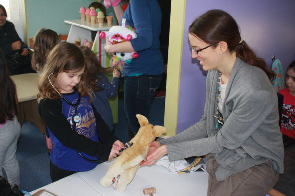 Veterinarian Play Day Full of Serious Fun! – Kansas Children's Discovery  Center